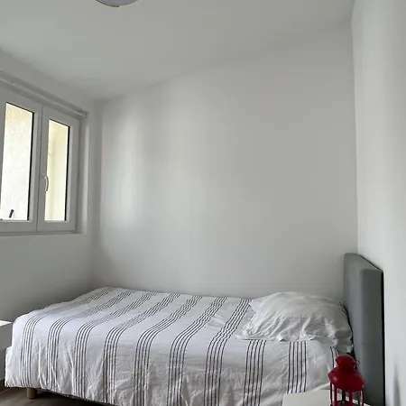 Holiday home Charming 3-bedroom House With Terrace Near Paris Antony