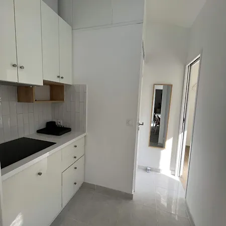 Charming 3-bedroom House With Terrace Near Paris