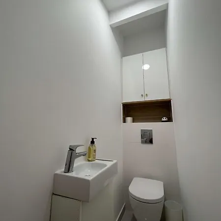 Charming 3-bedroom House With Terrace Near Paris Holiday home