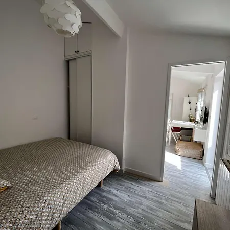 Charming 3-bedroom House With Terrace Near Paris Antony