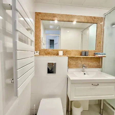 Charming 3-bedroom House With Terrace Near Paris בית נופש אנטוני